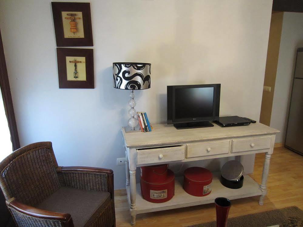 Apartamentos Alcoba De Baco バルバストロ エクステリア 写真