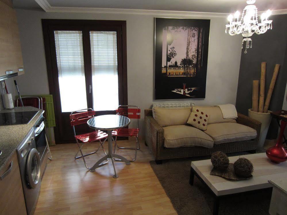 Apartamentos Alcoba De Baco バルバストロ エクステリア 写真